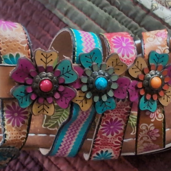 L'ARTISTE* Spring Step Floral Bloom painted wedge heel sandals velcro close sz 8 - Picture 8 of 17